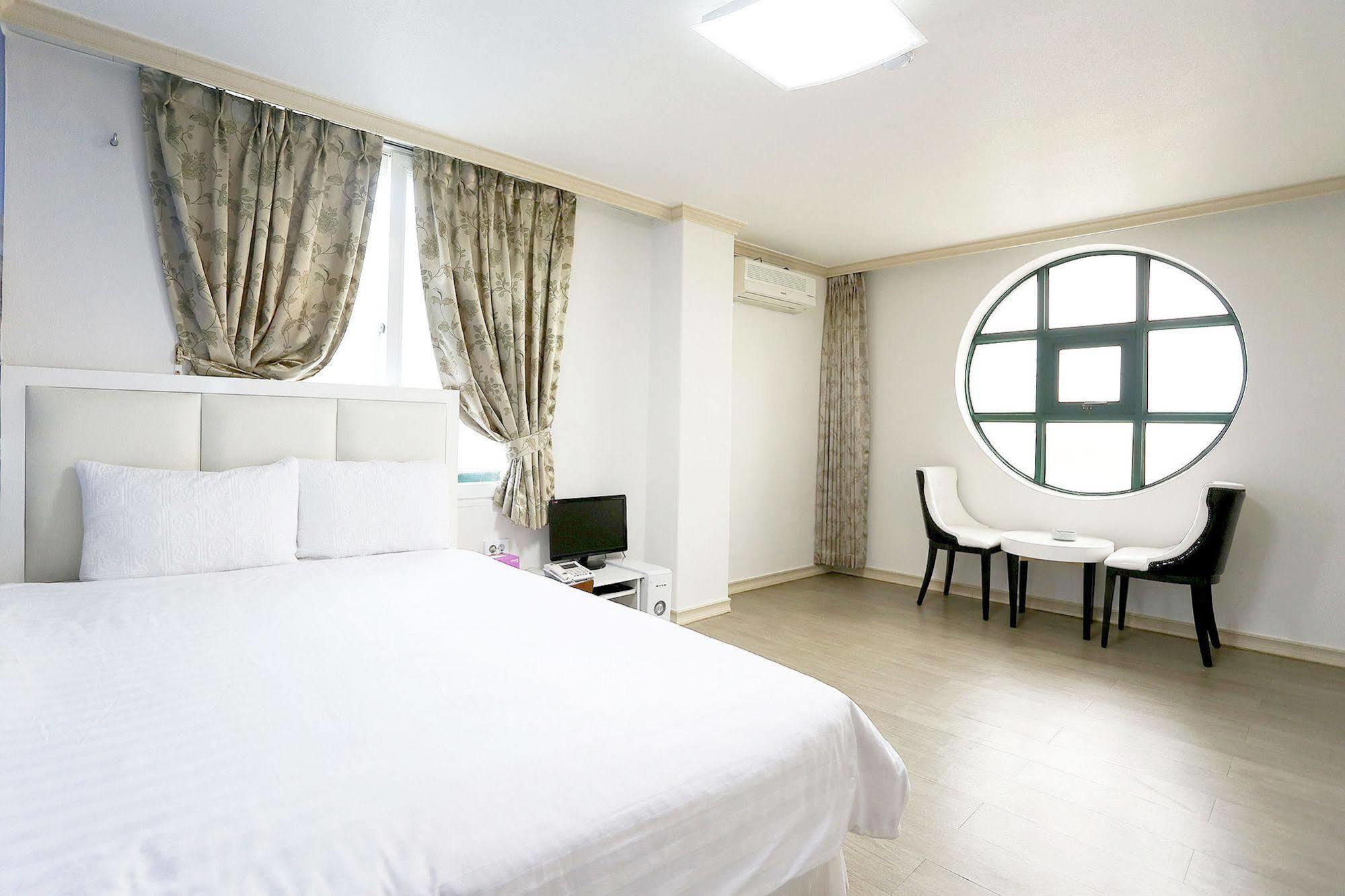 Songrim Motel Сокчо Екстериор снимка